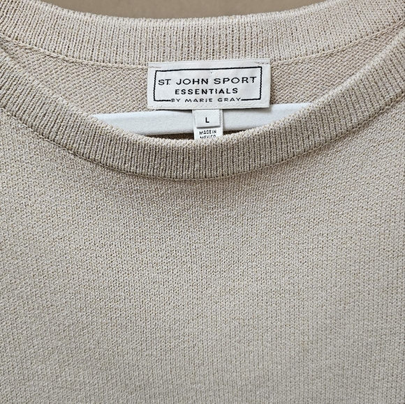 ST JOHN COLLECTION ESSENTIALS shell top... Like new - Picture 2 of 4